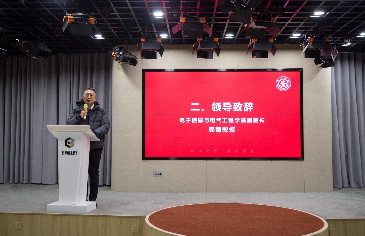 1641895777030010975.jpg 8.jpg