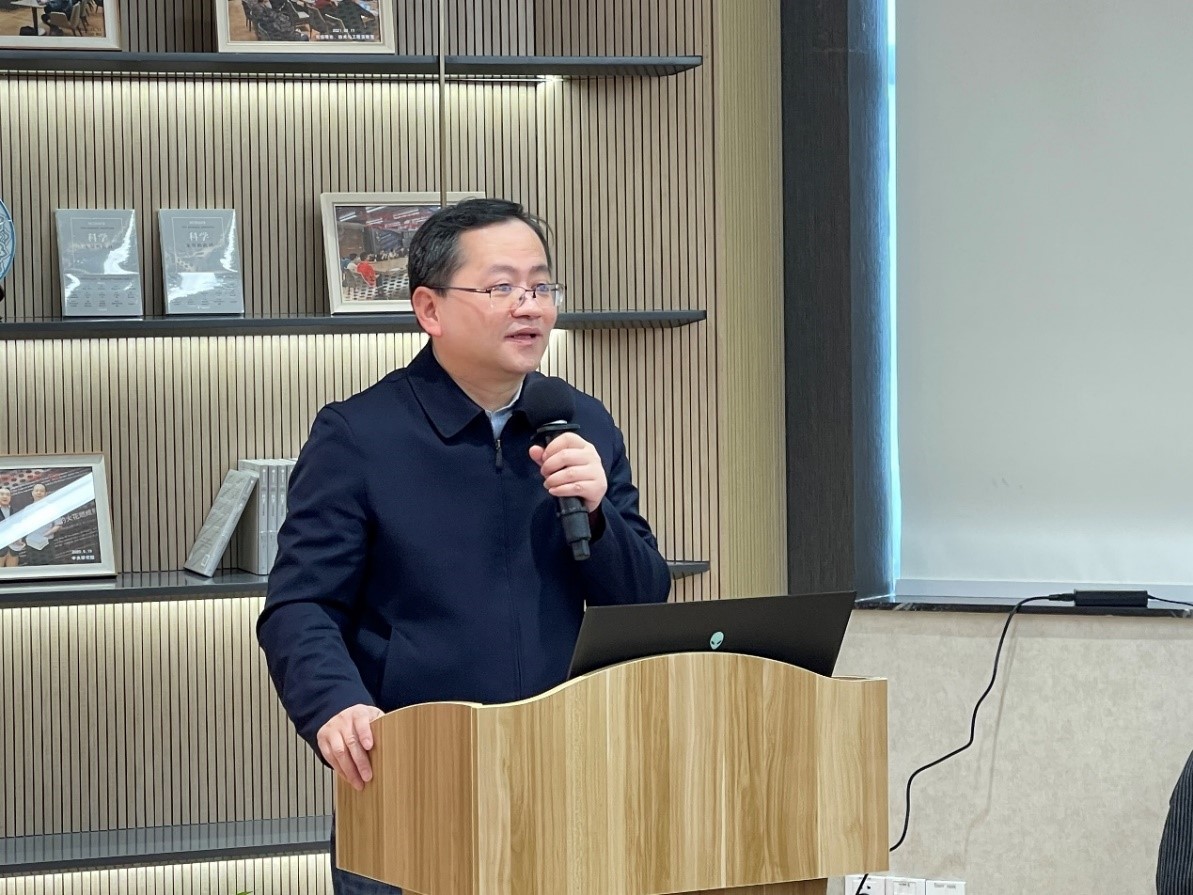 1642418436830040427.jpg 图片2-国产女同
副校长 朱新远.jpg