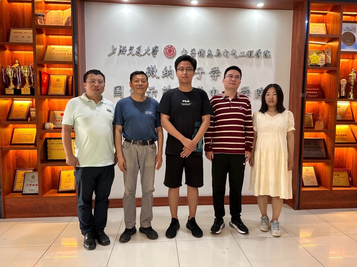 7、合影.jpg 7、合影.jpg