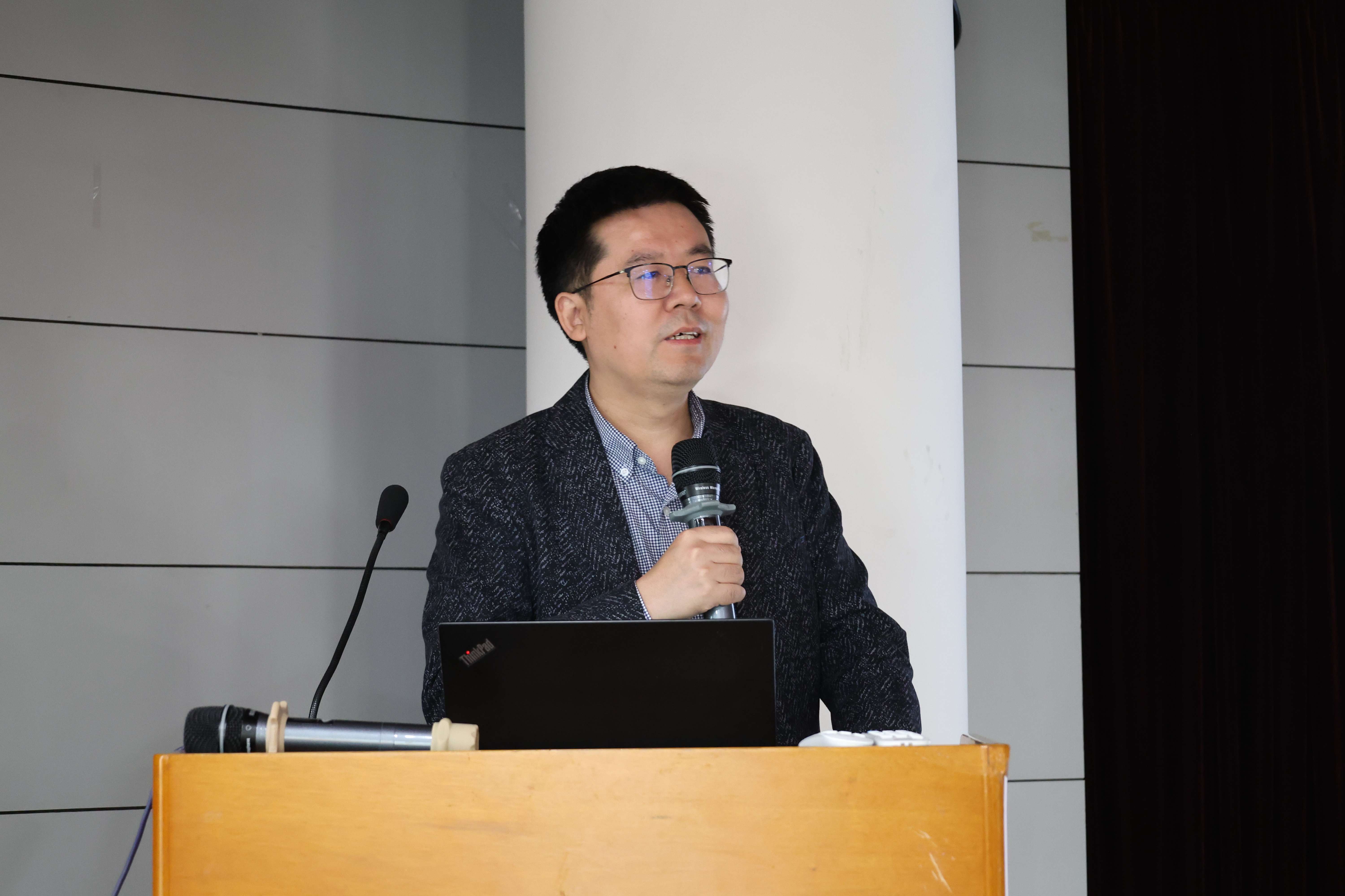 图2-中国自动化学会青年工作委员会主任贺威致辞.jpg 图2-中国自动化学会青年工作委员会主任贺威致辞.jpg